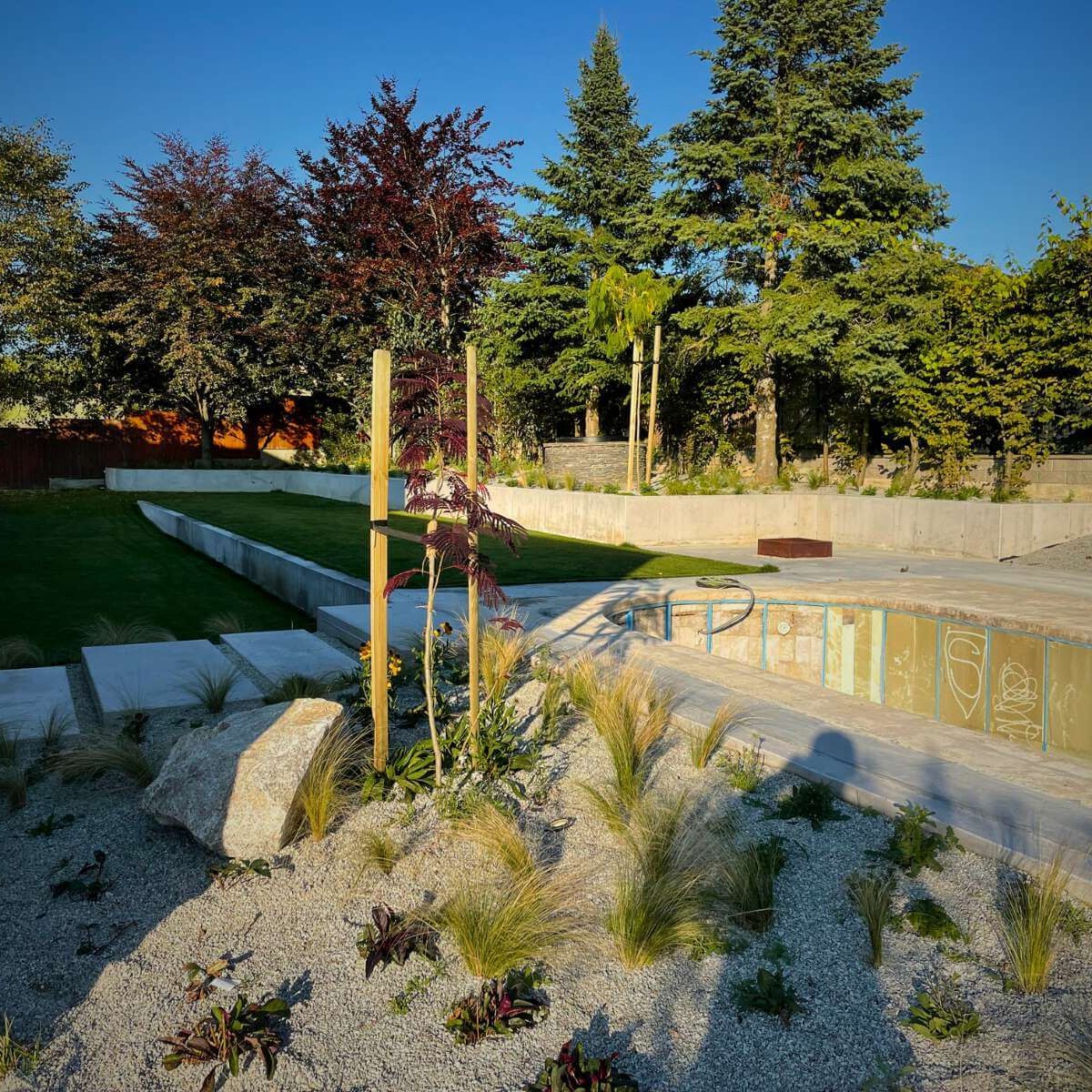 Modern garden design in Višňové by Dream Garden