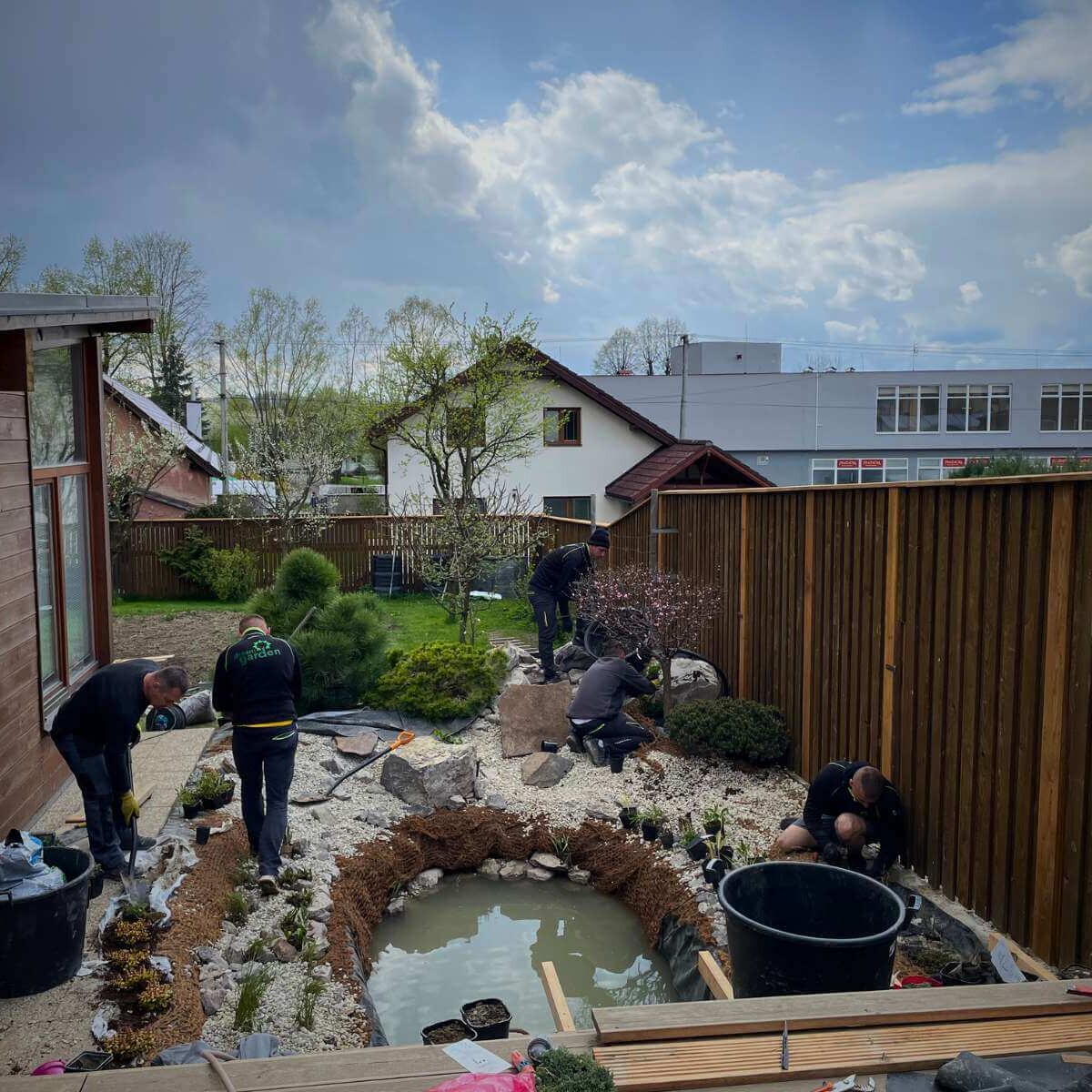 Realization of a garden pond by Dream Garden - professional garden design