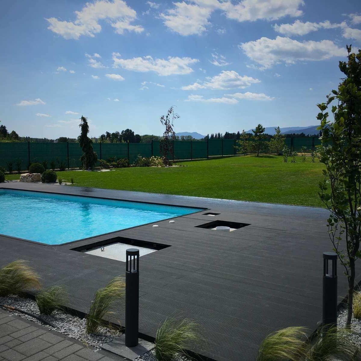 Realizácia bazéna v modernej záhrade od Dream Garden