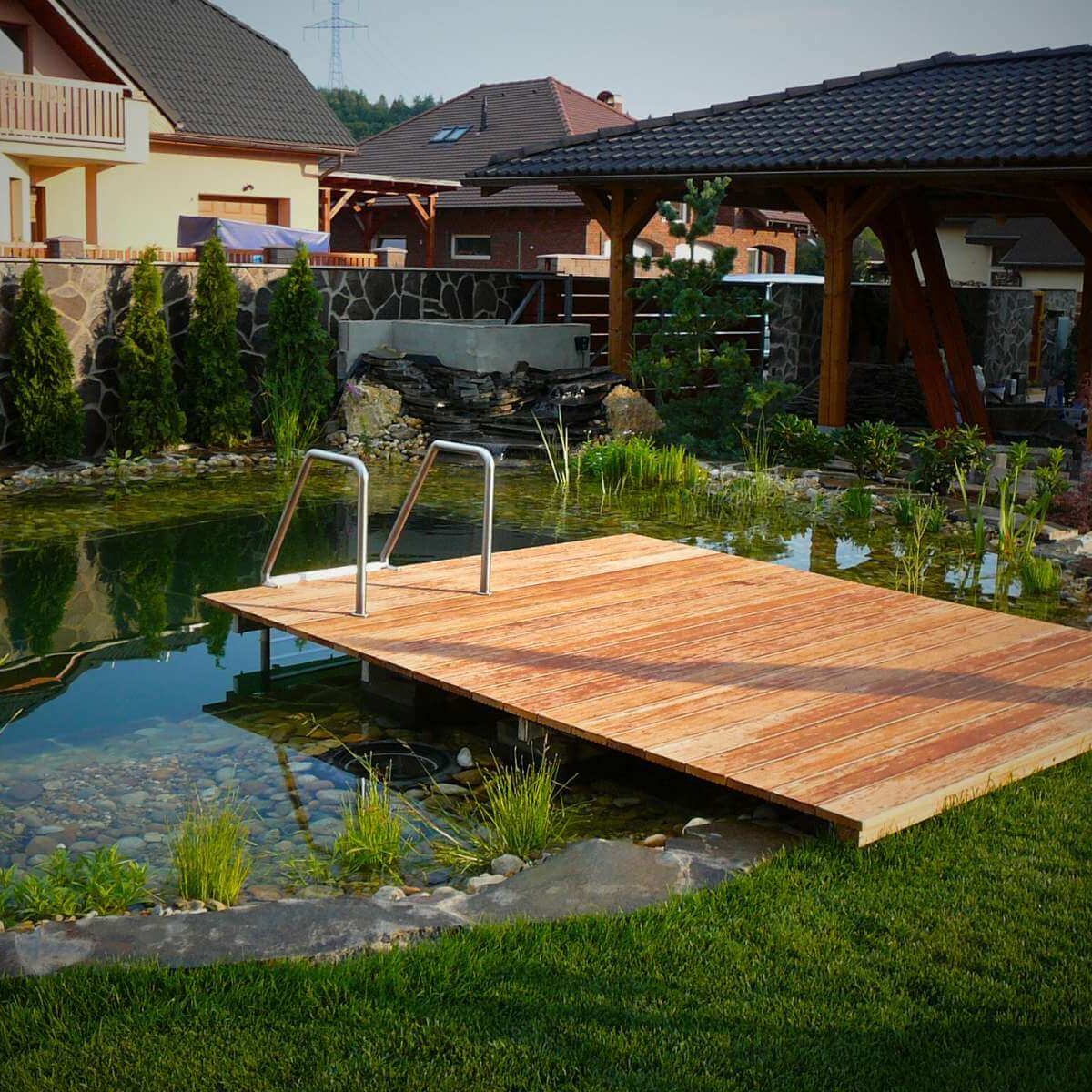 Realizácia biotopu v modernej záhrade od Dream Garden – prírodné jazierko