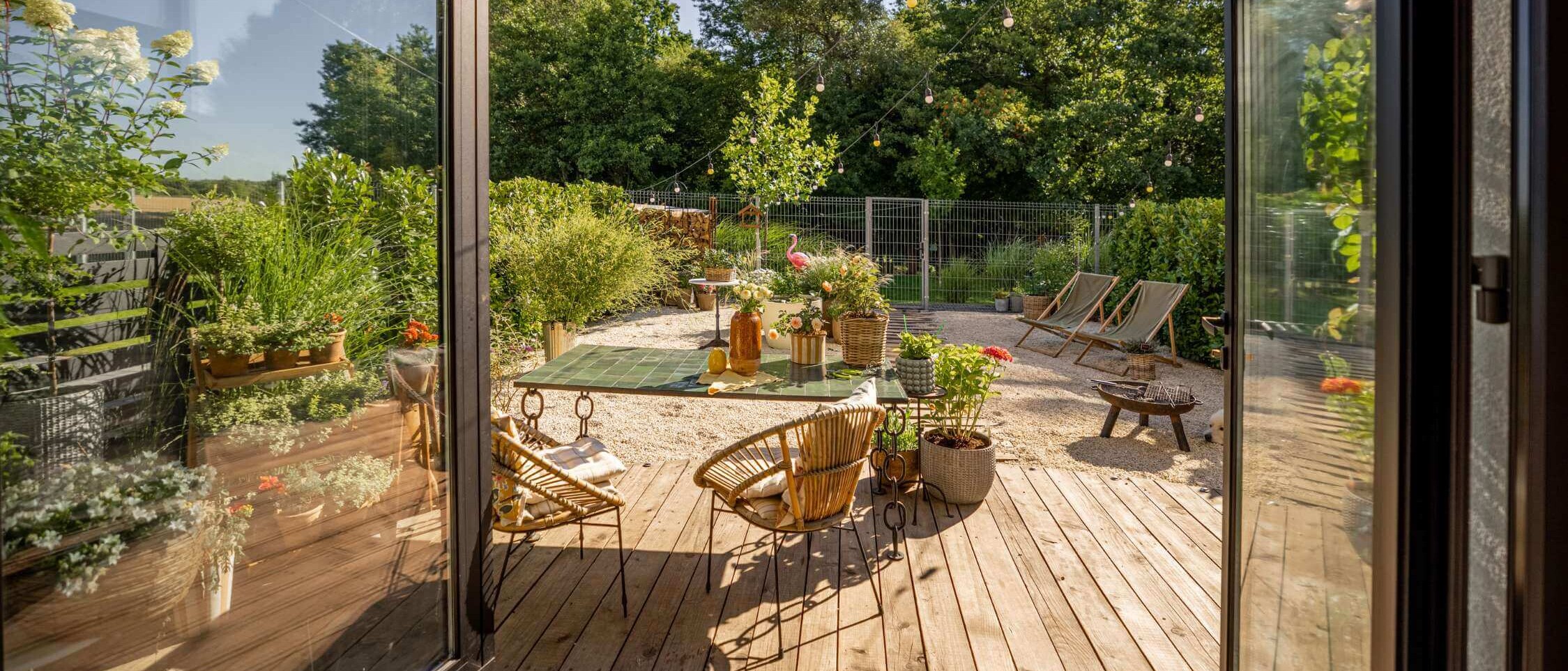 A unique design for a modern garden with original features and a harmonious layout.