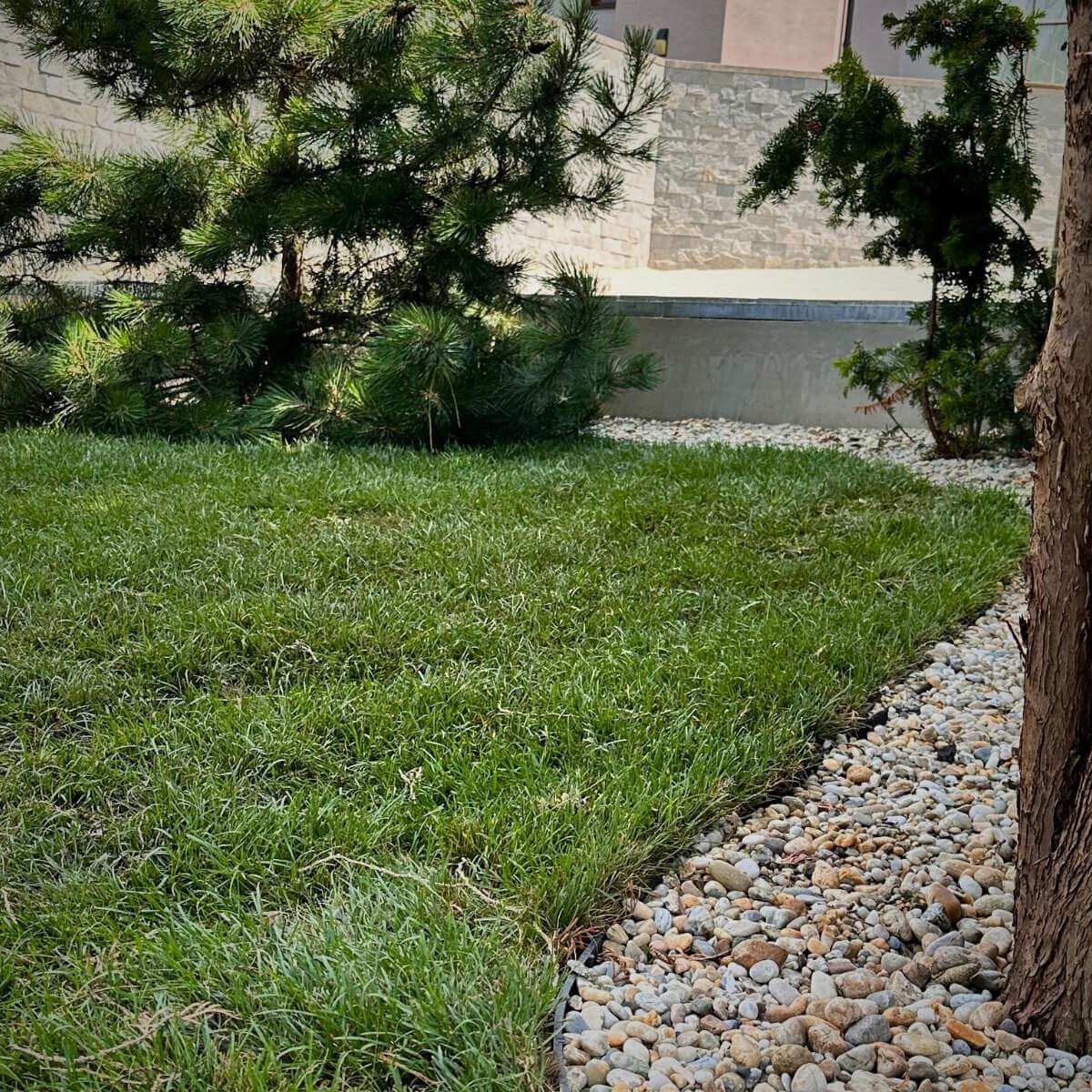 Realizácia trávnika od Dream Garden.
